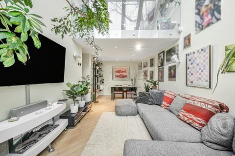 2 bedroom flat to rent, Rosecroft Avenue, London