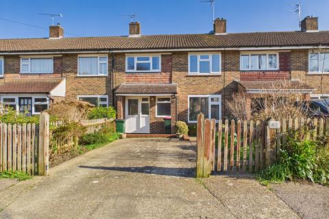 3 bedroom terraced house to rent, Forester Road, Crawley RH10