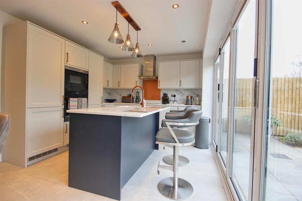 Dining kitchen