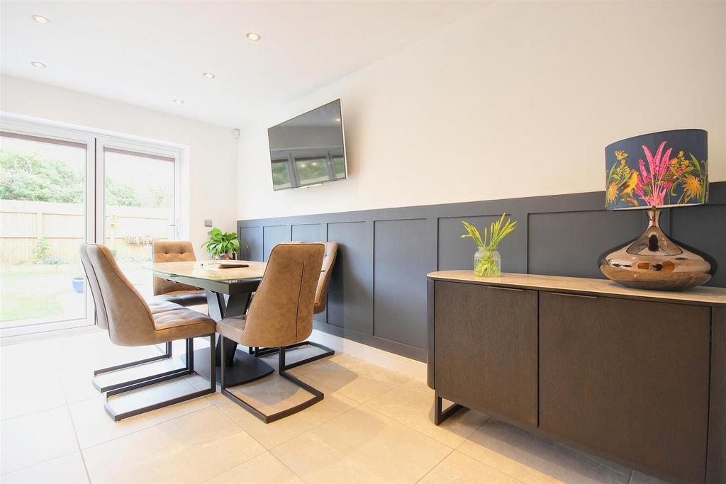 Dining kitchen