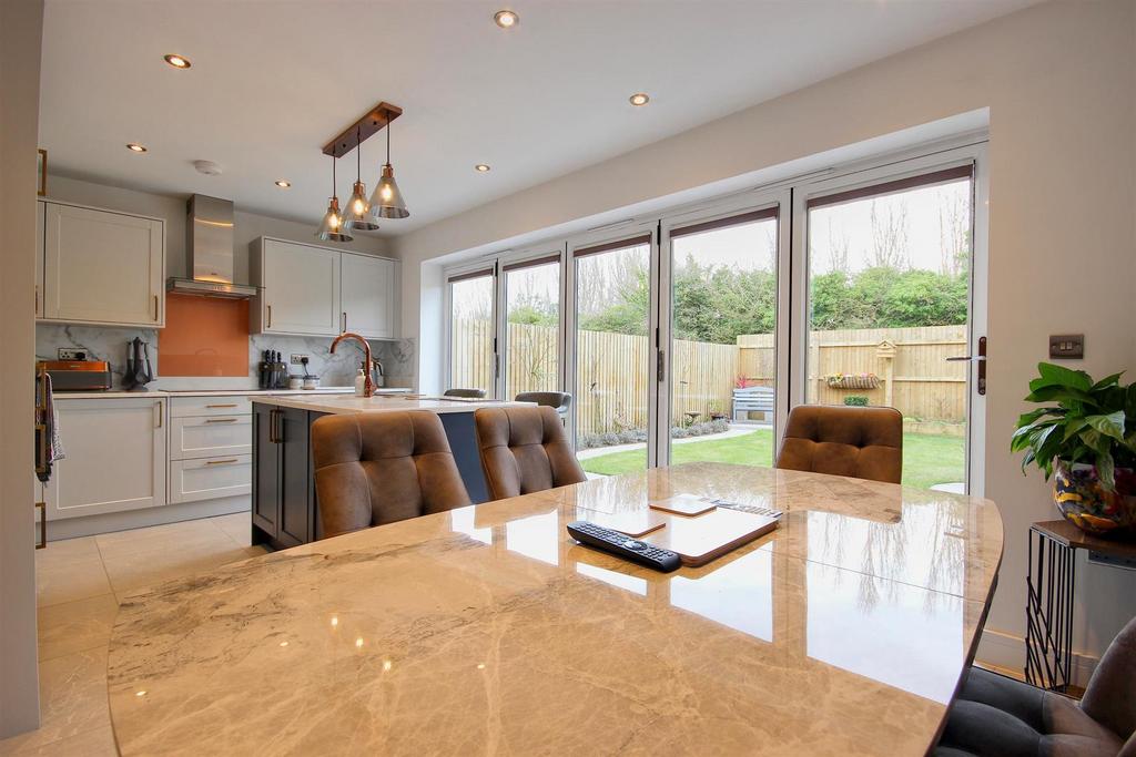 Dining kitchen