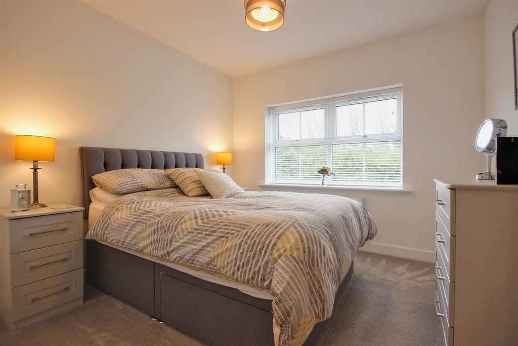 Bedroom 2 (rear)