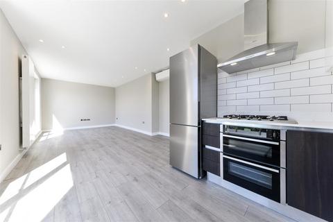 2 bedroom apartment to rent, THE RIDGEWAY, GOLDERS GREEN, NW11