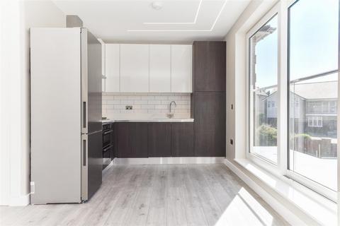 2 bedroom apartment to rent, THE RIDGEWAY, GOLDERS GREEN, NW11