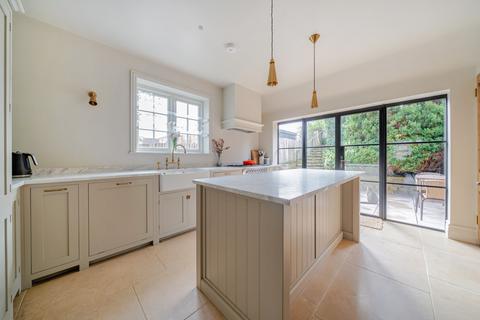 3 bedroom house for sale, The Street, Puttenham, GU3