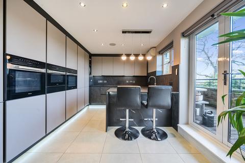 3 bedroom flat for sale, Cockfosters Road, Barnet, EN4