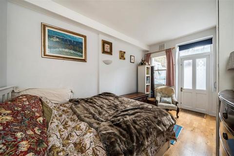 2 bedroom flat for sale, Sinclair Road, London W14