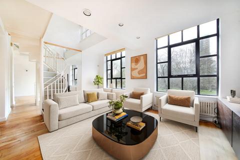 1 bedroom flat for sale, Windsor Court, Vicarage Crescent, London