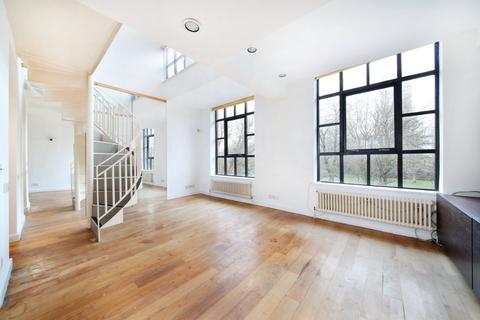 1 bedroom flat for sale, Windsor Court, Vicarage Crescent, London