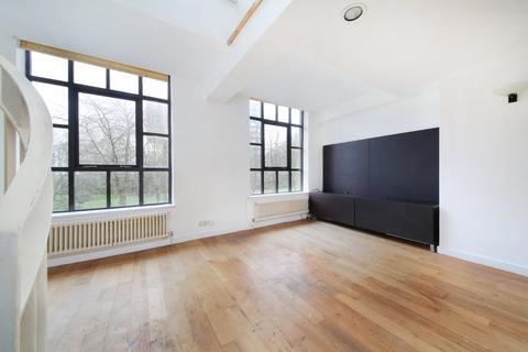 1 bedroom flat for sale, Windsor Court, Vicarage Crescent, London