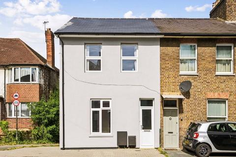 4 bedroom semi-detached house to rent, Lower Road, Harrow HA2