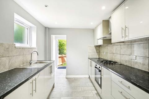 4 bedroom semi-detached house to rent, Lower Road, Harrow HA2