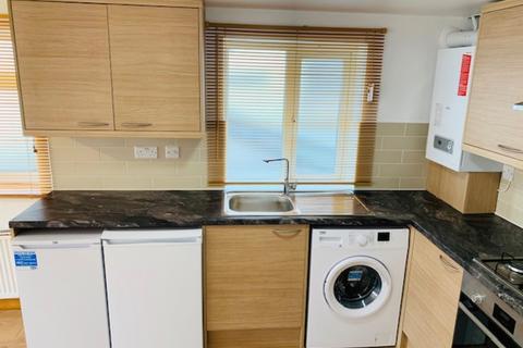 undefined, Wallington SM6
