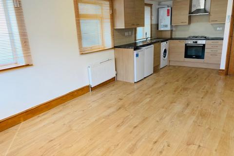 undefined, Wallington SM6
