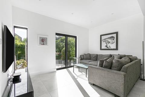 Myddelton Park, Whetstone, N20