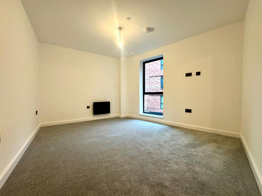 Bedroom pic 1.jpeg