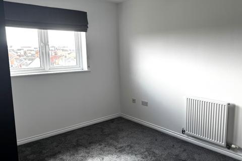 2 bedroom flat to rent, Cambridge Crescent, Clarkston, Airdrie, ML6