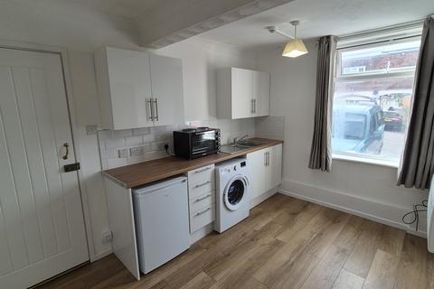 Studio to rent, Military Road, Colchester, CO1