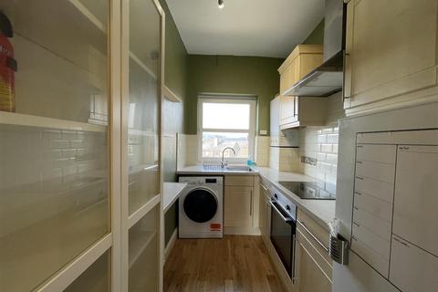 2 bedroom apartment for sale, 35 Albemarle Crescent, Scarborough YO11