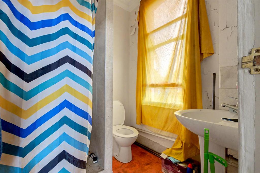 Bed Two Ensuite.jpeg