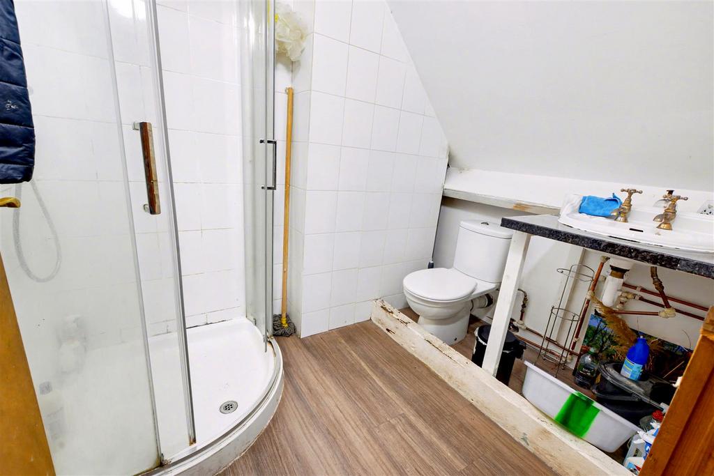 Upstairs Shower Room (1).jpeg
