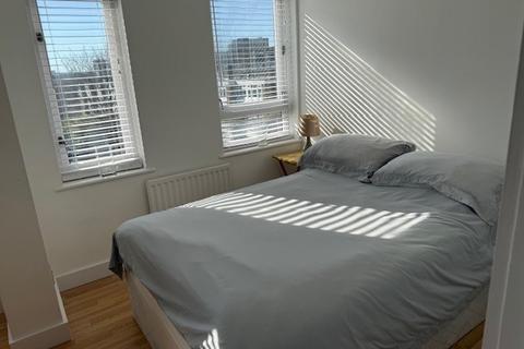 undefined, Amsterdam Road London., London, E14
