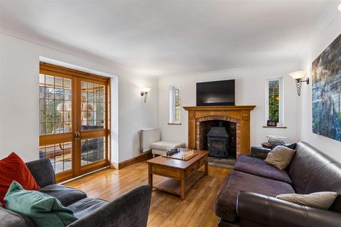 5 bedroom detached house for sale, 14 Beech Avenue, Olney