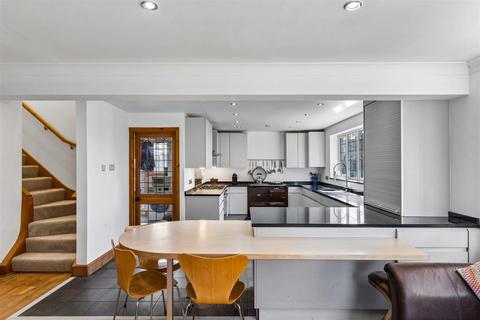 5 bedroom detached house for sale, 14 Beech Avenue, Olney