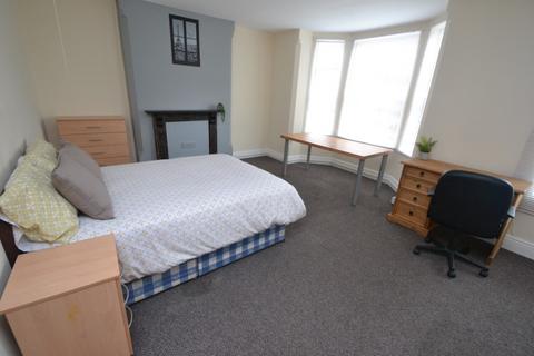 6 bedroom semi-detached house to rent, Willoughby Avenue, Nottingham NG7