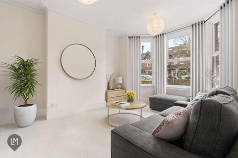 2 bedroom flat for sale, Revelstoke, London