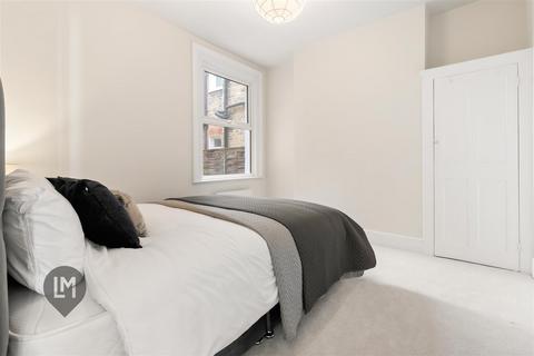 2 bedroom flat for sale, Revelstoke, London