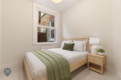 2 bedroom flat for sale, Revelstoke, London