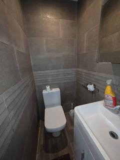 2 bedroom flat to rent, London, SW