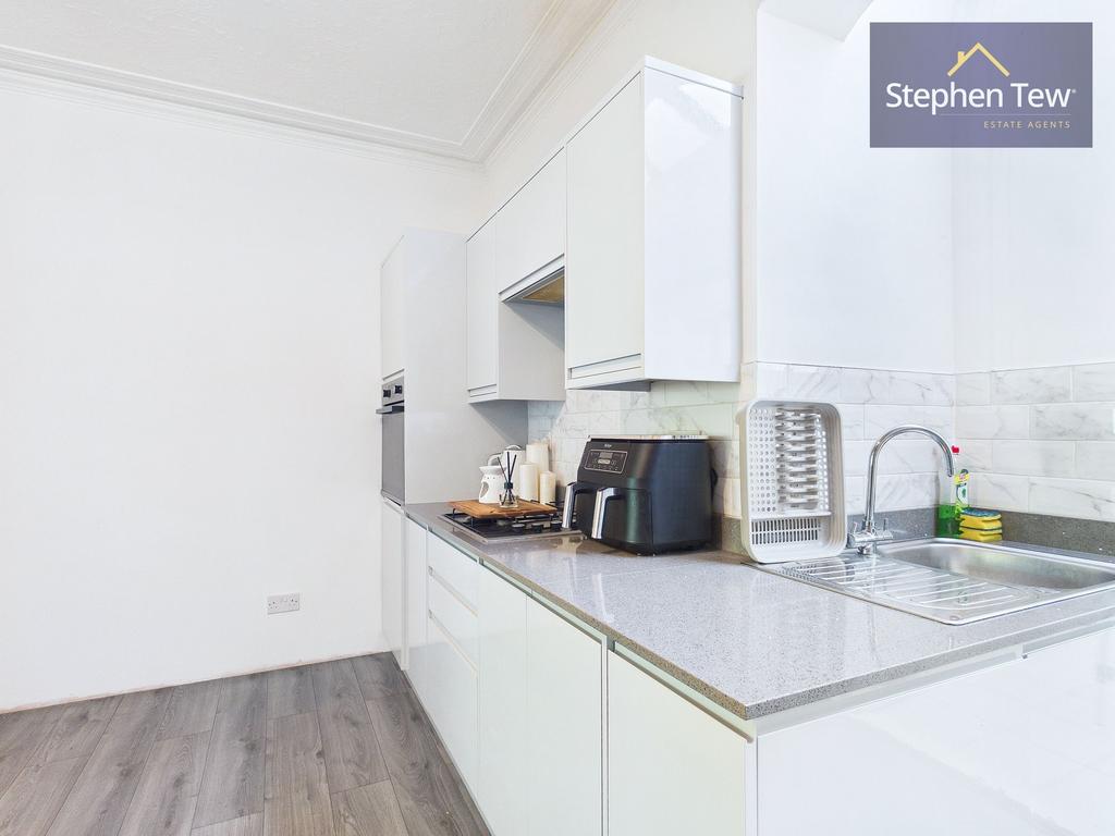 Kitchen/Dining Area