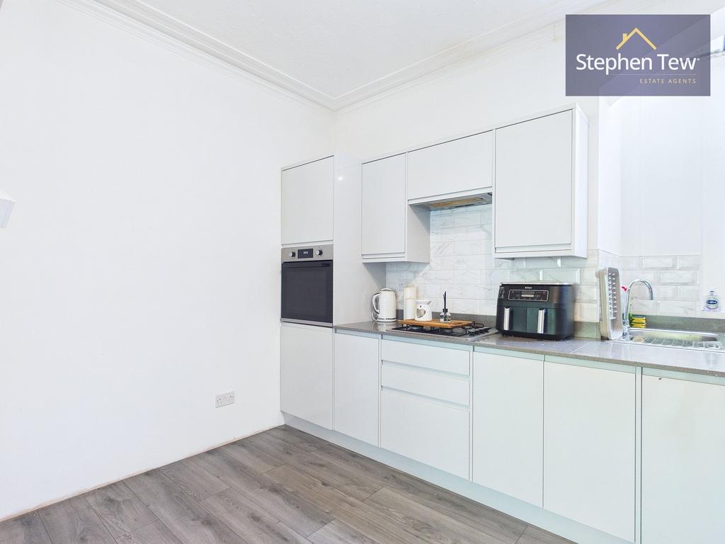 Kitchen/Dining Area