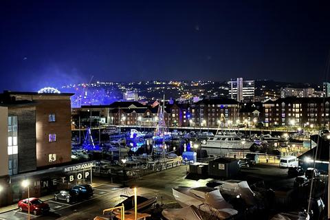 2 bedroom apartment for sale, St Stephens Court,, Marina, Swansea
