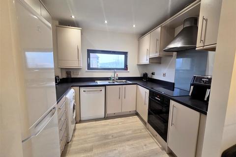 2 bedroom apartment for sale, St Stephens Court,, Marina, Swansea