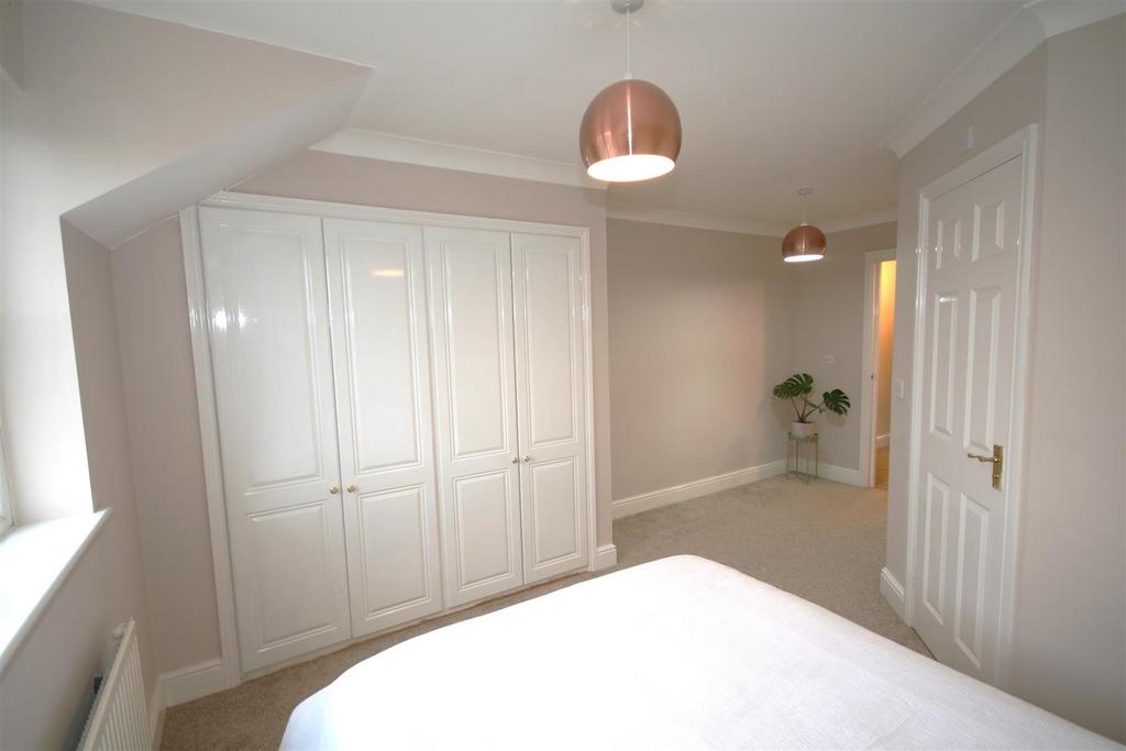 Bedroom 1b.JPG