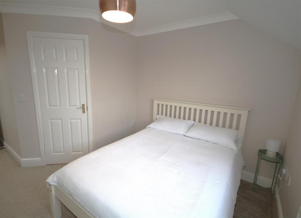 Bedroom 1c.JPG