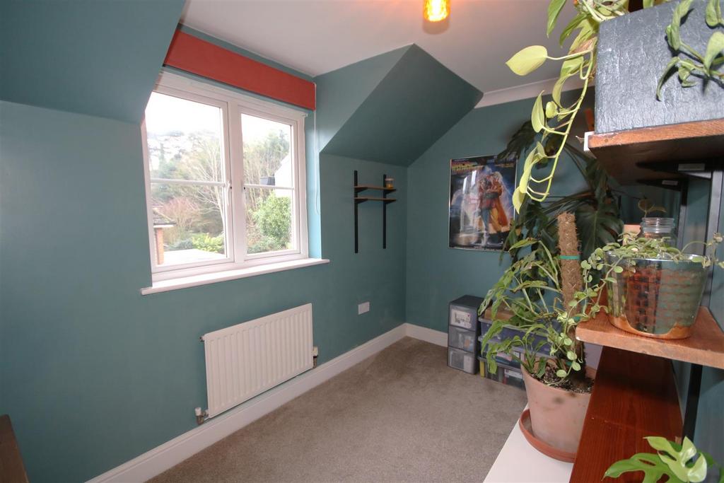 Bedroom 3b.JPG