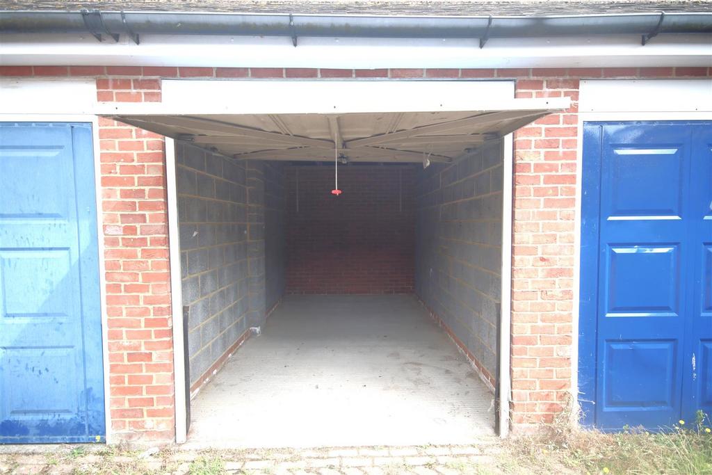 Garage A.JPG