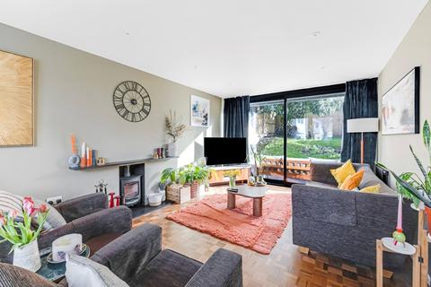 undefined, View Close, Kenwood, N6