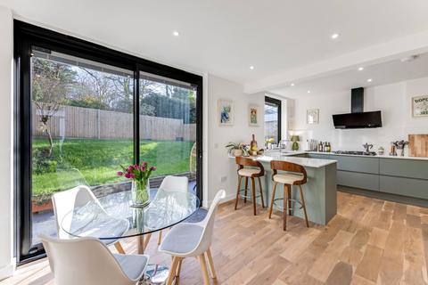 undefined, View Close, Kenwood, N6