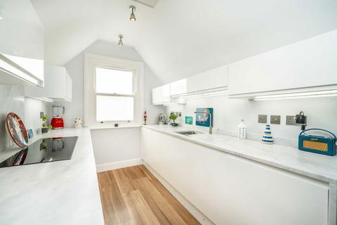 undefined, North Road, Kew TW9