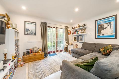 1 bedroom flat to rent, Heathcote Street, London WC1N