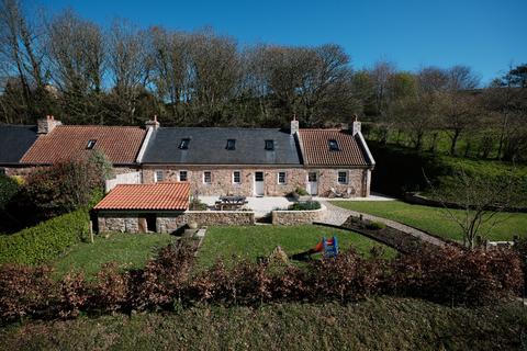 3 bedroom semi-detached house for sale, Le Chemin Des Hougues, Jersey JE3