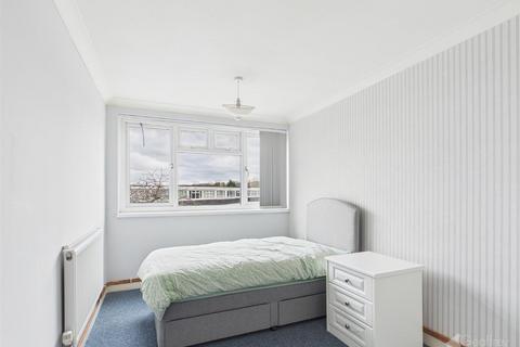 2 bedroom apartment for sale, Lower Meadow, Harlow CM18