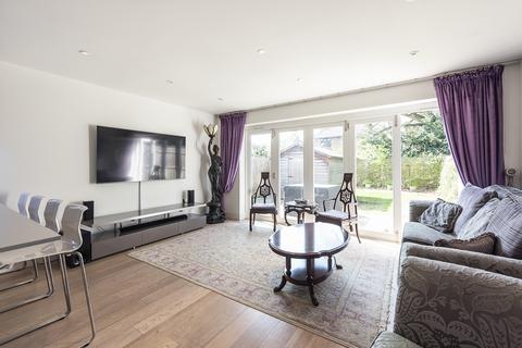 undefined, Irvine Close London N20