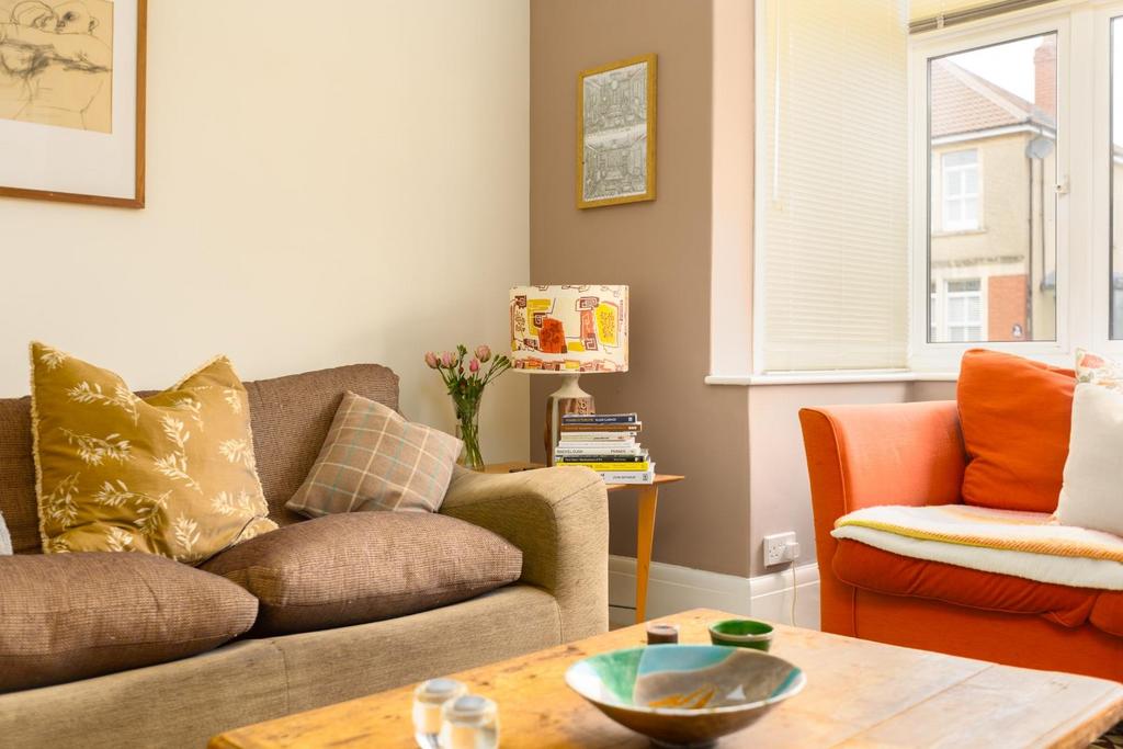 57 Calcott Road-35.jpg