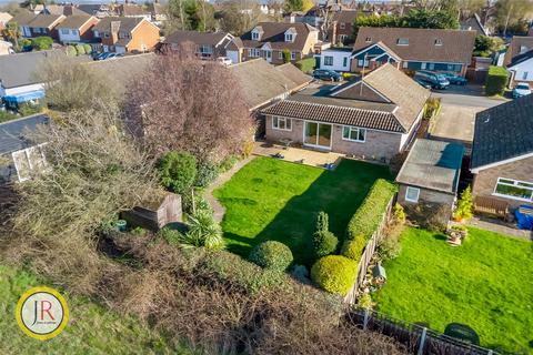 4 bedroom detached bungalow for sale, Chiltern Close, Goffs Oak